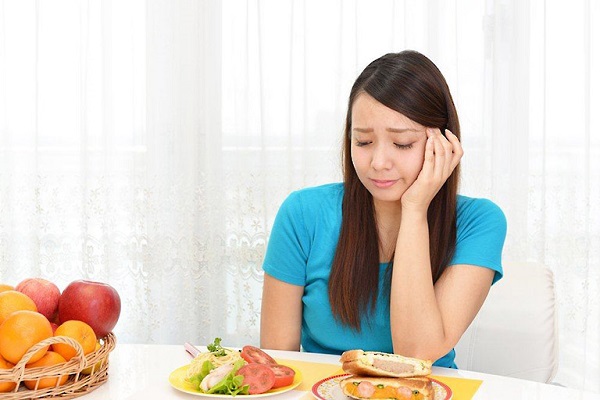 Chán ăn là một trong những triệu chứng viêm đại tràng thường gặp