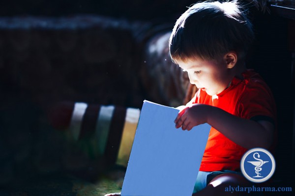 Cha mẹ hút thuốc lá làm tăng nguy cơ mắc các bệnh lý tim mạch cho trẻ về sau
