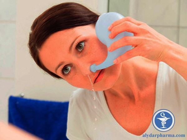 Sử dụng dung dịch rửa mũi có tác dụng làm loãng chất nhầy, loại bỏ bụi bẩn và các tác nhân dị ứng